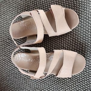 Propet Sandals-size 7 Brand New!